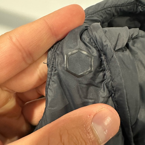 Under armour down puffer jacket. - Picture 6 of 8